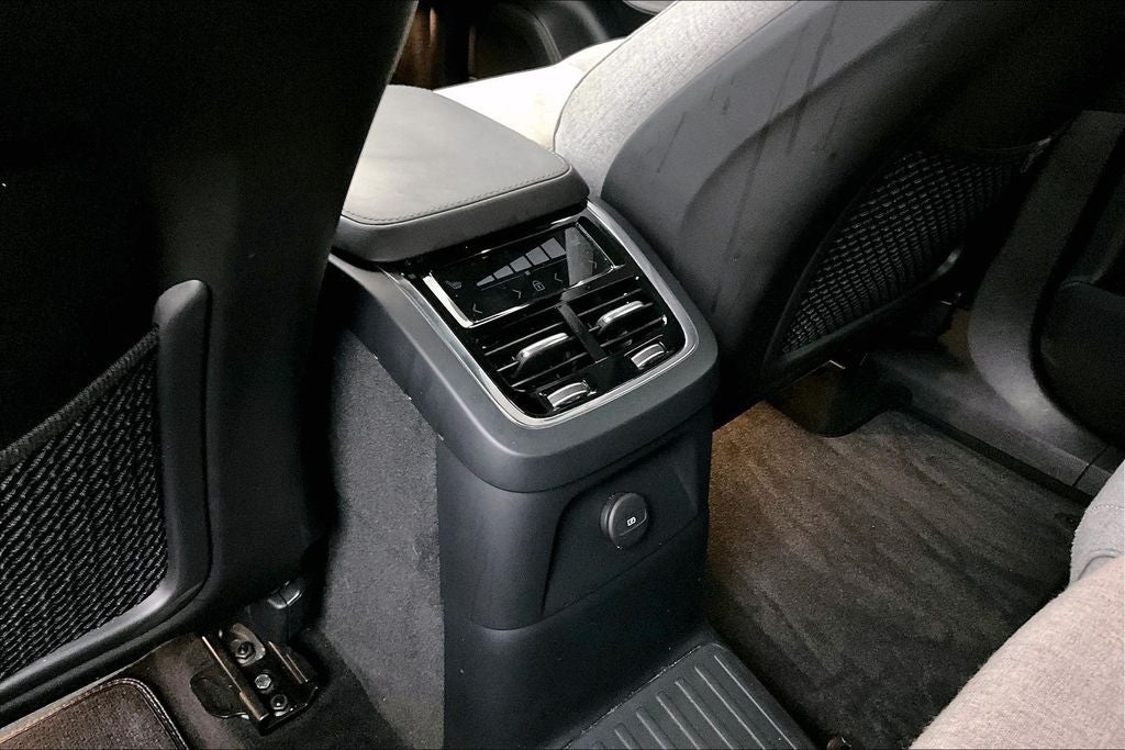2021 Volvo XC90 Recharge Plug-In Hybrid T8 Inscription 7 Passenger