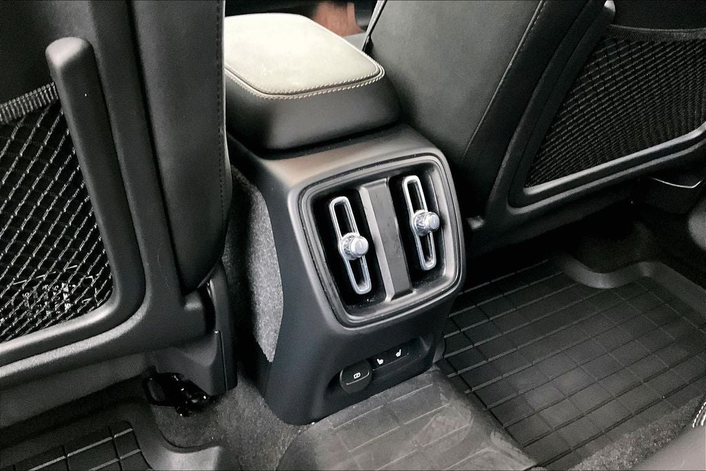2023 Volvo C40 Recharge Pure Electric Twin Plus