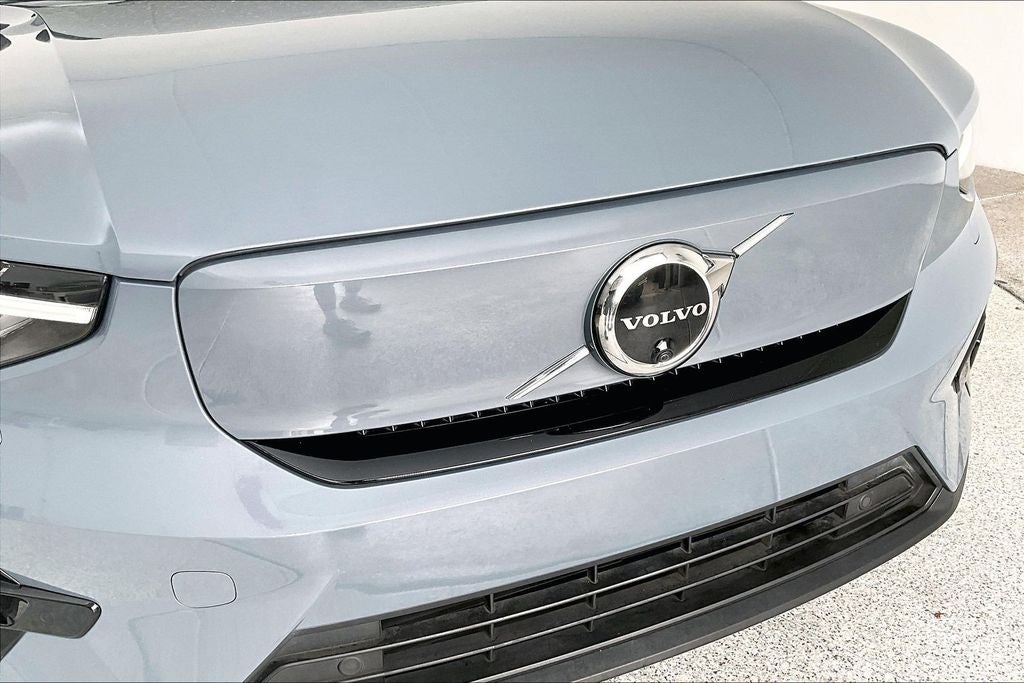 2023 Volvo C40 Recharge Pure Electric Twin Plus