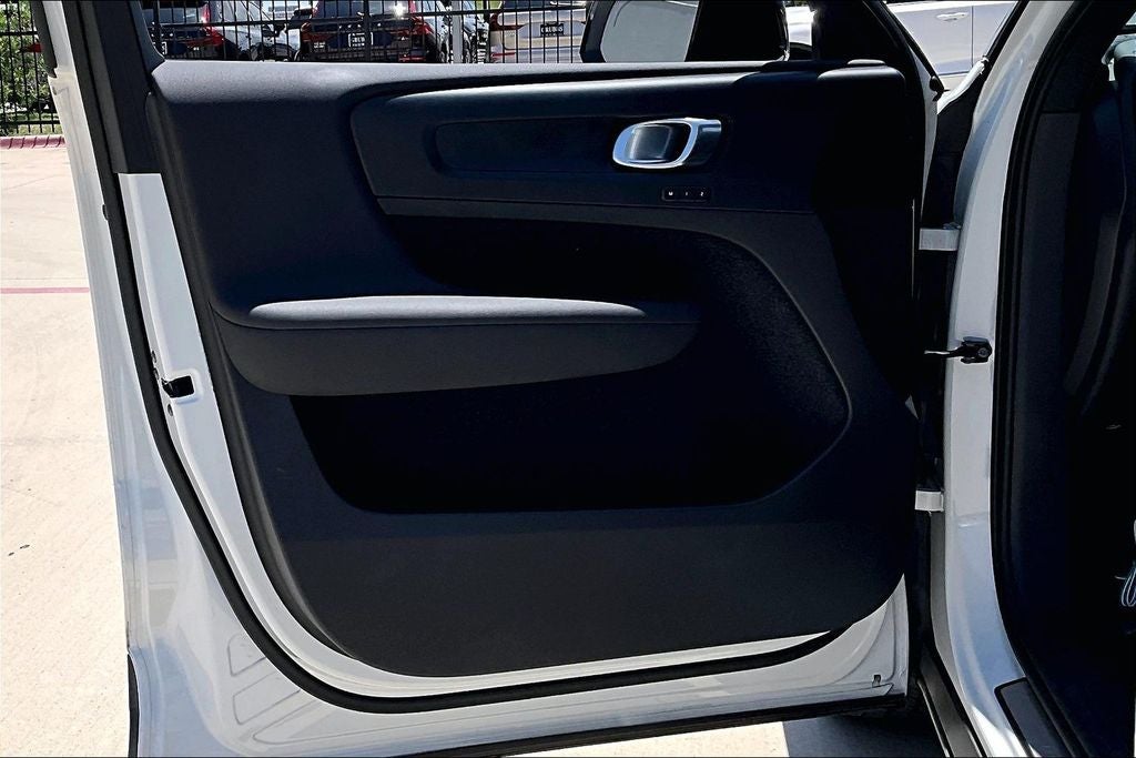 2023 Volvo XC40 Recharge Pure Electric Twin Plus