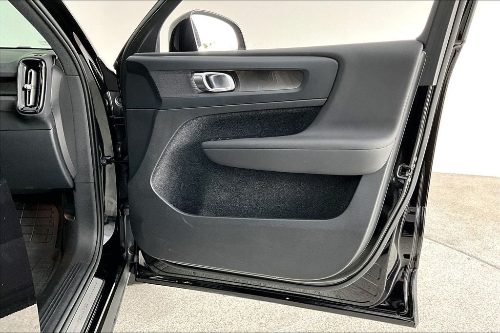 2023 Volvo XC40 Recharge Pure Electric Twin Plus