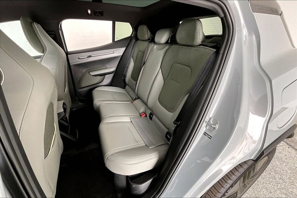 2026 Volvo EX30 Twin Motor Cross Country Ultra