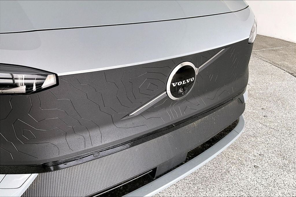 2026 Volvo EX30 Twin Motor Cross Country Ultra