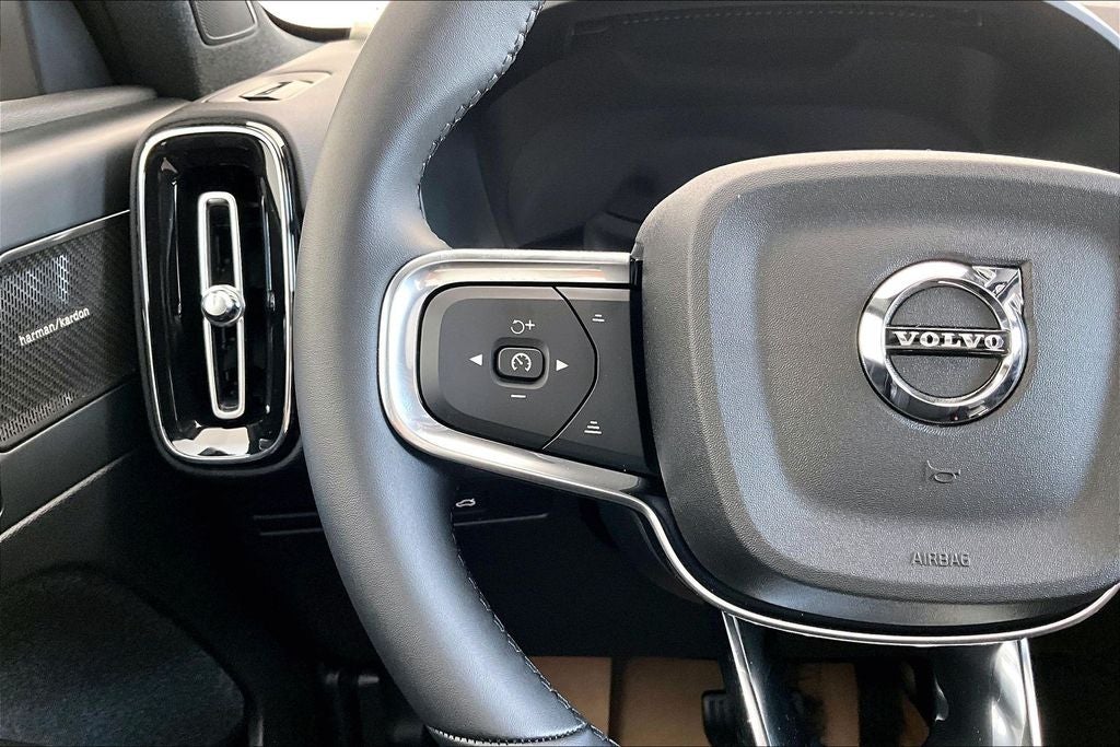 2026 Volvo EX40 Twin Motor Ultra