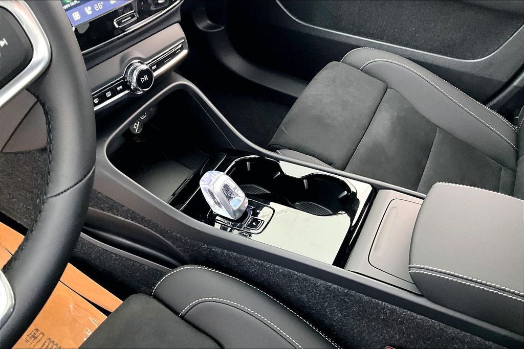 2026 Volvo EX40 Twin Motor Ultra