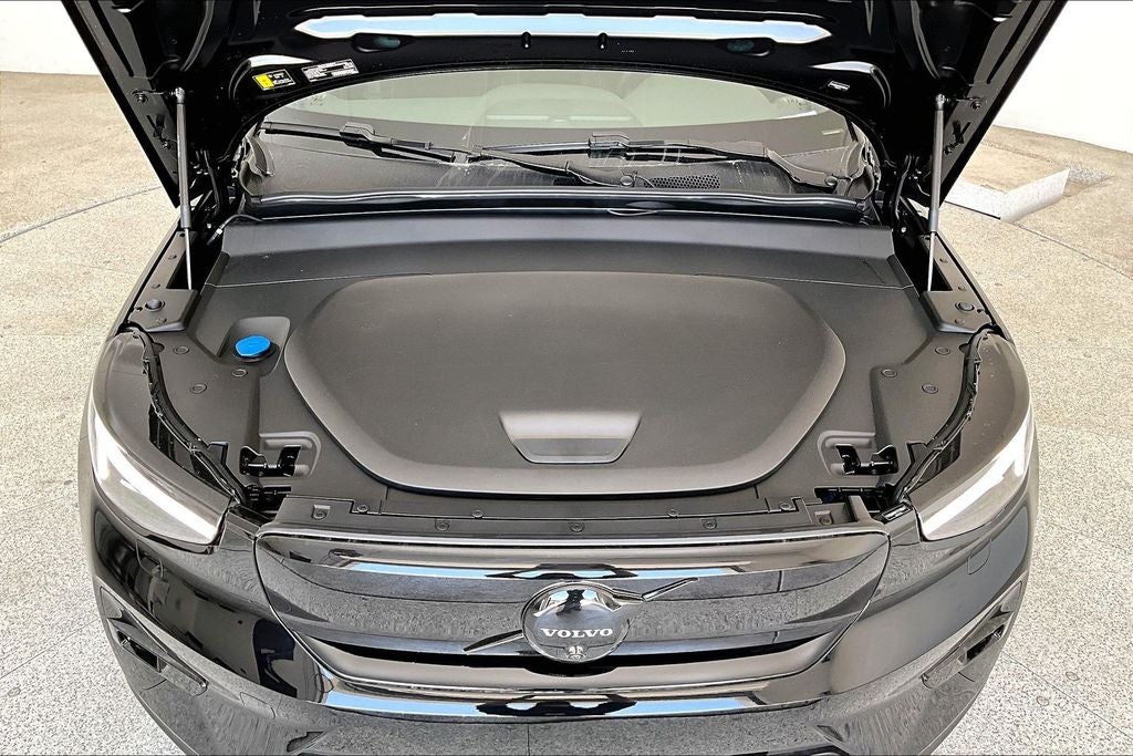 2026 Volvo EX40 Twin Motor Ultra