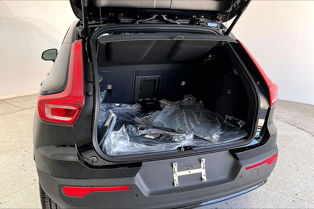 2026 Volvo EX40 Twin Motor Ultra