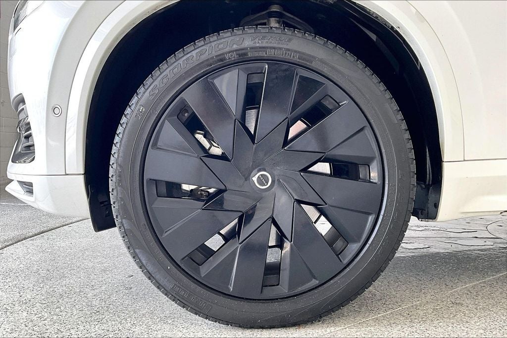 2024 Volvo XC90 Recharge Plug-In Hybrid T8 Plus Bright Theme 7 Passenger
