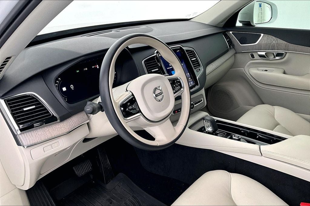 2024 Volvo XC90 Recharge Plug-In Hybrid T8 Plus Bright Theme 7 Passenger