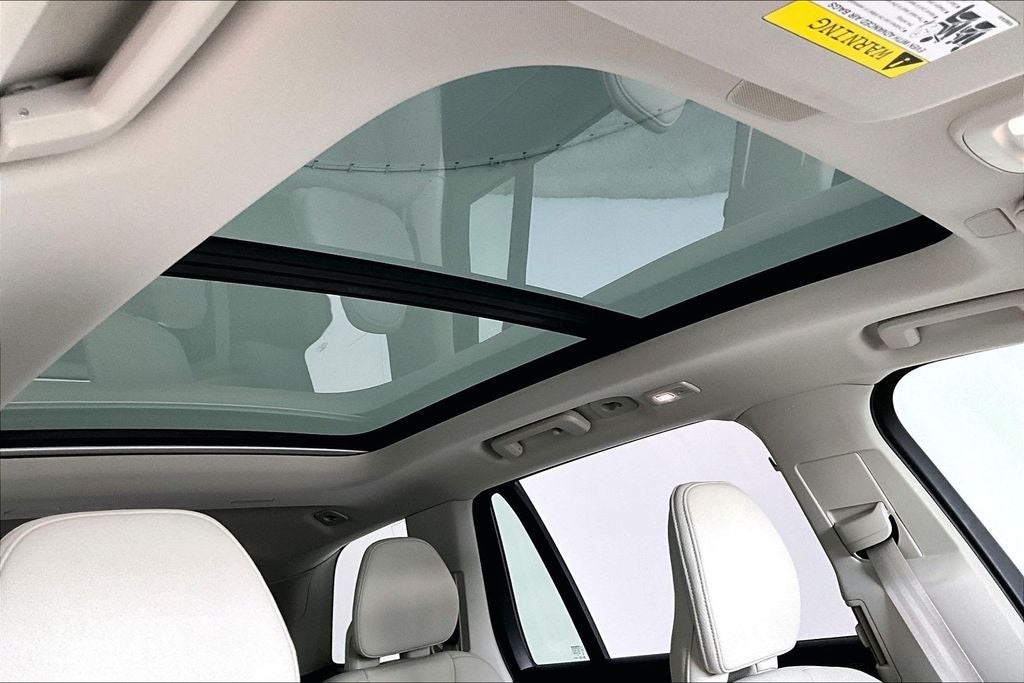 2024 Volvo XC90 Recharge Plug-In Hybrid T8 Plus Bright Theme 7 Passenger