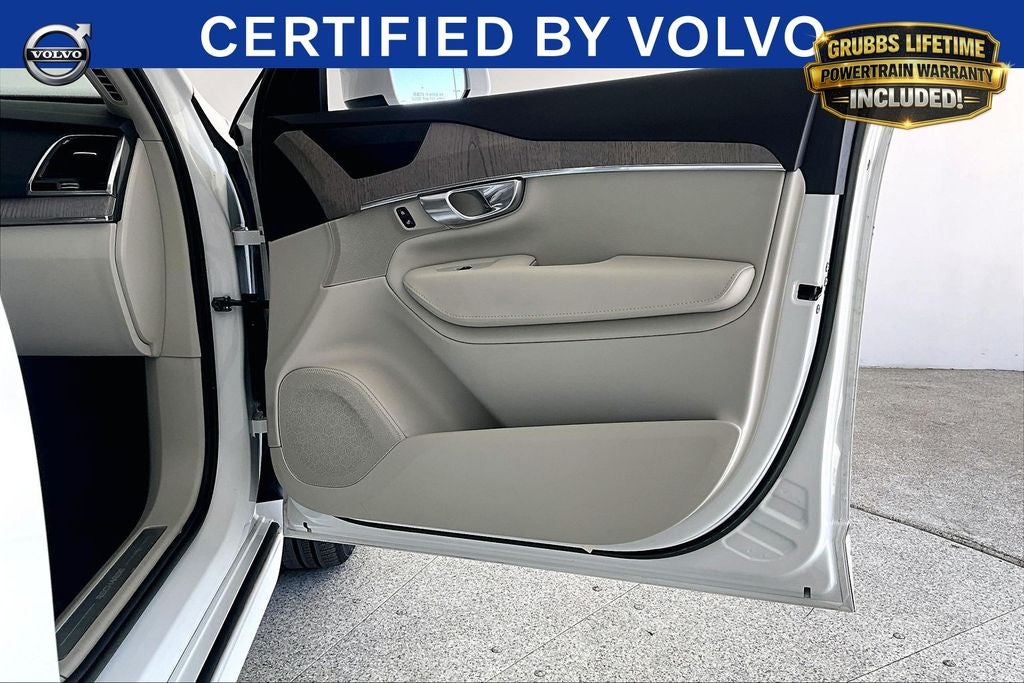 2023 Volvo XC90 Recharge Plug-In Hybrid T8 Plus Bright Theme 7 Passenger