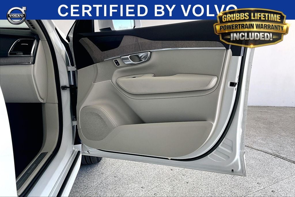 2023 Volvo XC90 Recharge Plug-In Hybrid T8 Plus Bright Theme 7 Passenger