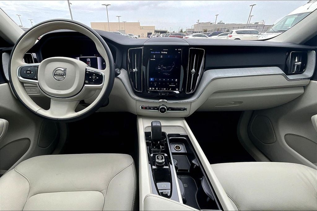 2024 Volvo XC60 Recharge Plug-In Hybrid T8 Plus Dark Theme