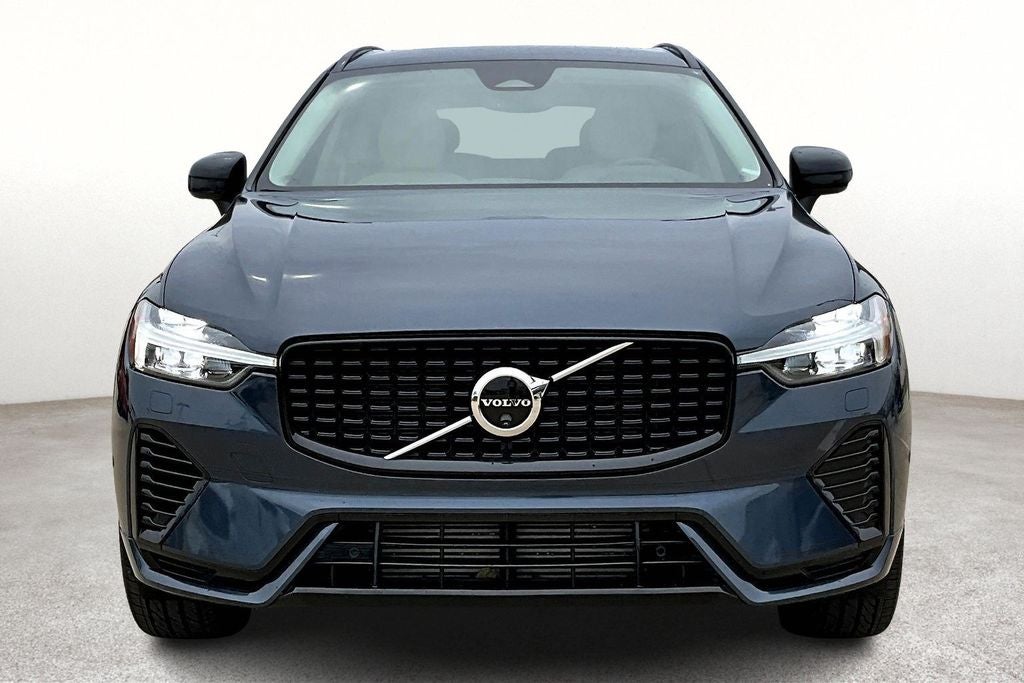 2024 Volvo XC60 Recharge Plug-In Hybrid T8 Plus Dark Theme