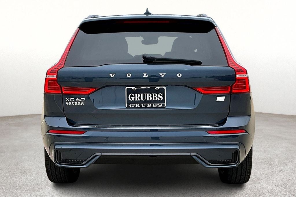 2024 Volvo XC60 Recharge Plug-In Hybrid T8 Plus Dark Theme