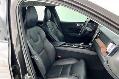 2023 Volvo XC60 Recharge Plug-In Hybrid Ultimate