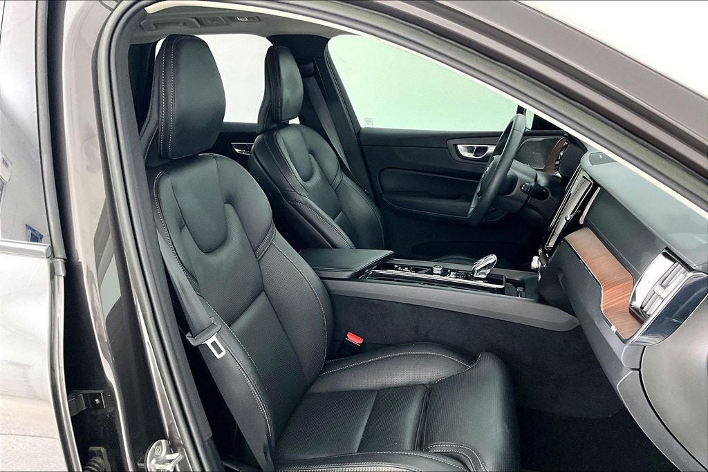 2023 Volvo XC60 Recharge Plug-In Hybrid Ultimate