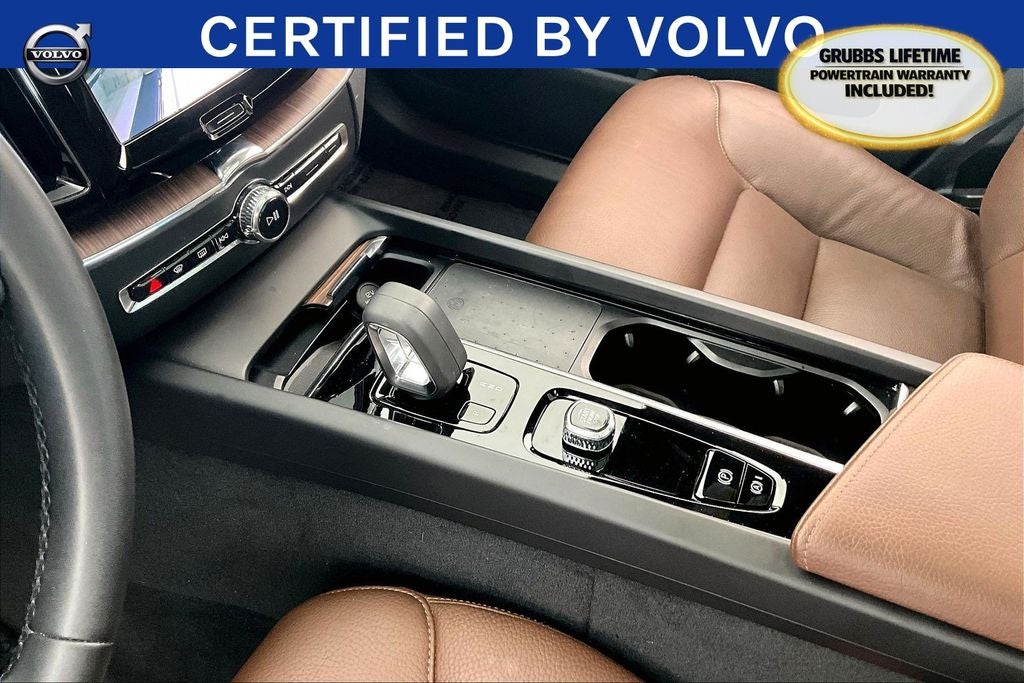 2022 Volvo XC60 Recharge Plug-In Hybrid T8 Inscription Expression