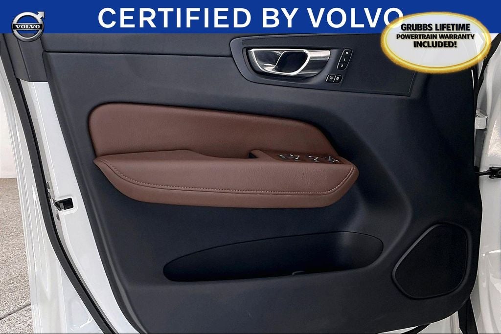 2022 Volvo XC60 Recharge Plug-In Hybrid T8 Inscription Expression