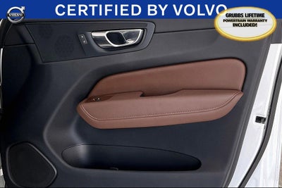 2022 Volvo XC60 Recharge Plug-In Hybrid T8 Inscription Expression