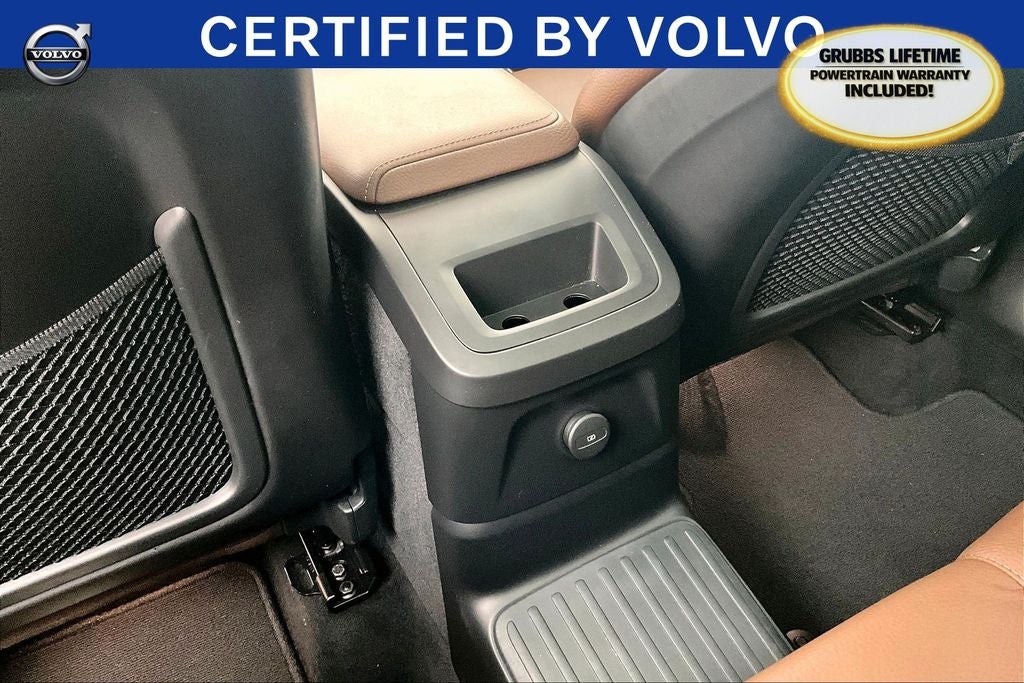 2022 Volvo XC60 Recharge Plug-In Hybrid T8 Inscription Expression