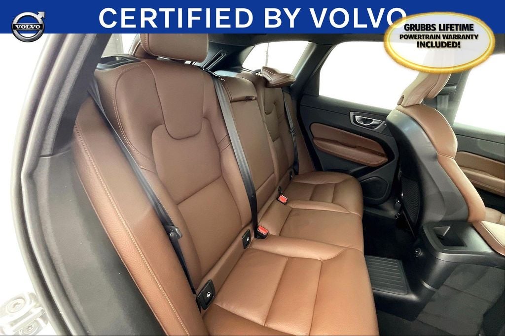 2022 Volvo XC60 Recharge Plug-In Hybrid T8 Inscription Expression