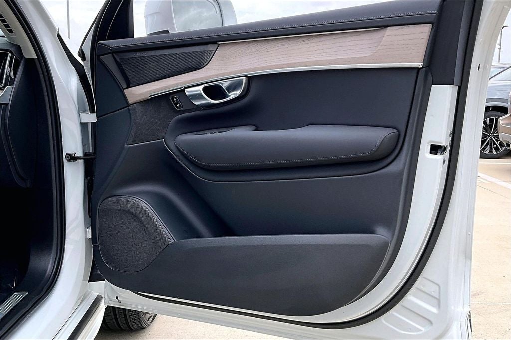 2025 Volvo XC90 Plug-In Hybrid T8 Plus 7 Passenger 2025.5