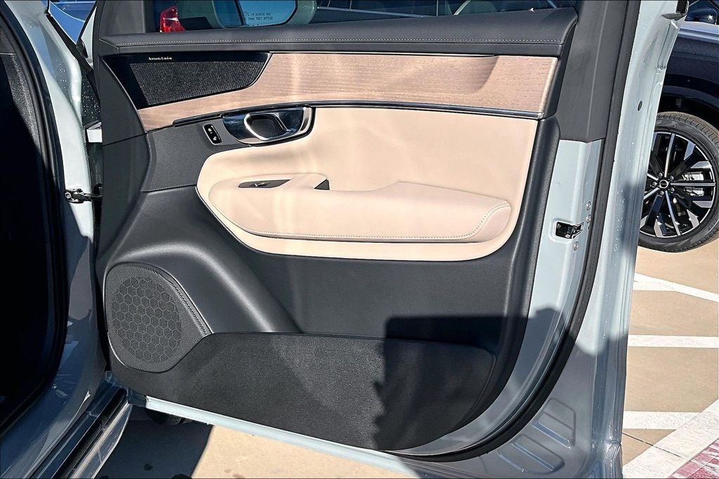 2026 Volvo XC90 Plug-In Hybrid T8 Plus 7 Passenger