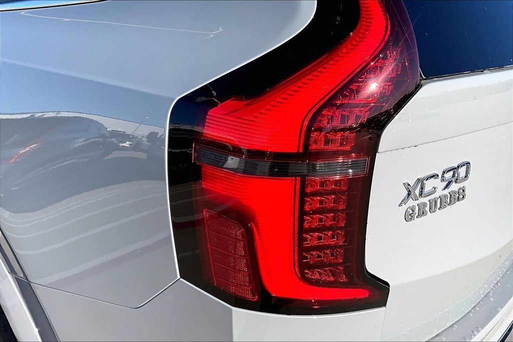 2026 Volvo XC90 Plug-In Hybrid T8 Plus 7 Passenger