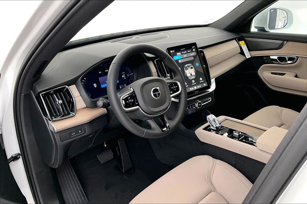 2026 Volvo XC90 Plug-In Hybrid T8 Plus 7 Passenger