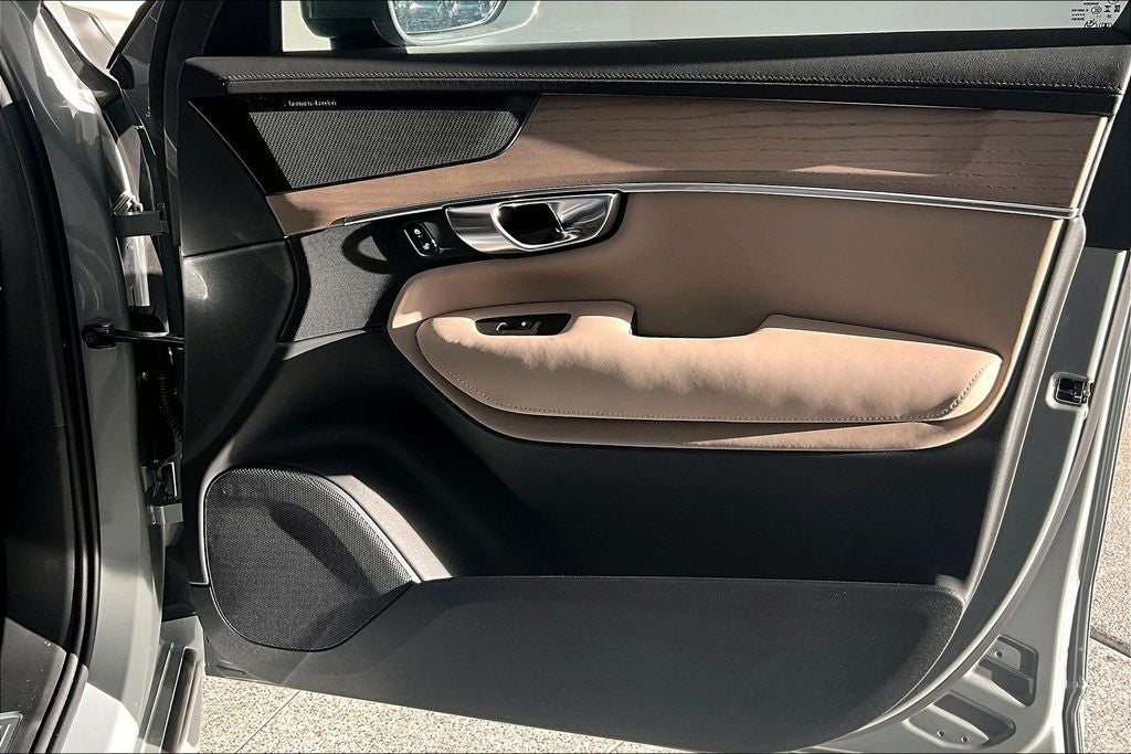 2026 Volvo XC90 Plug-In Hybrid T8 Plus 7 Passenger