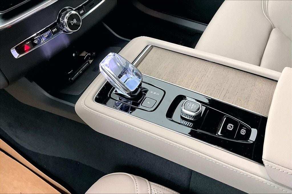 2026 Volvo XC90 Plug-In Hybrid T8 Plus 7 Passenger