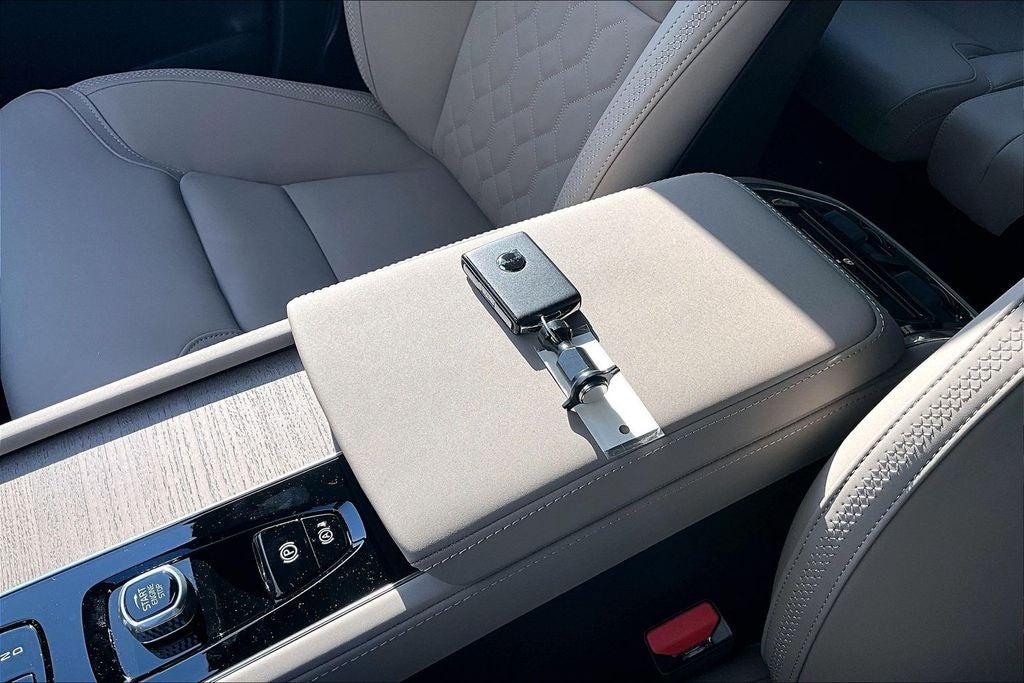 2026 Volvo XC90 Plug-In Hybrid T8 Plus 7 Passenger