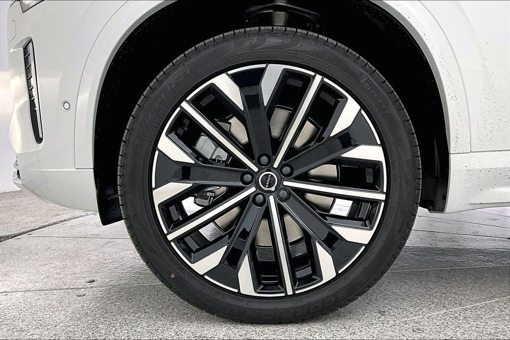 2026 Volvo XC90 Plug-In Hybrid T8 Plus 7 Passenger