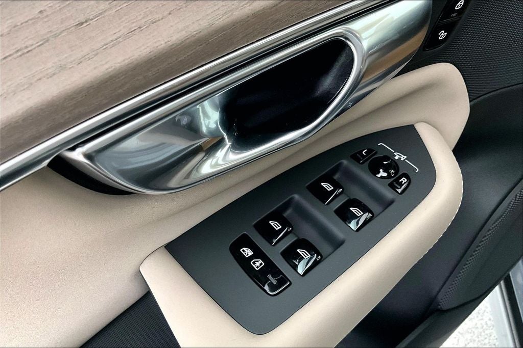 2026 Volvo XC90 Plug-In Hybrid T8 Plus 7 Passenger