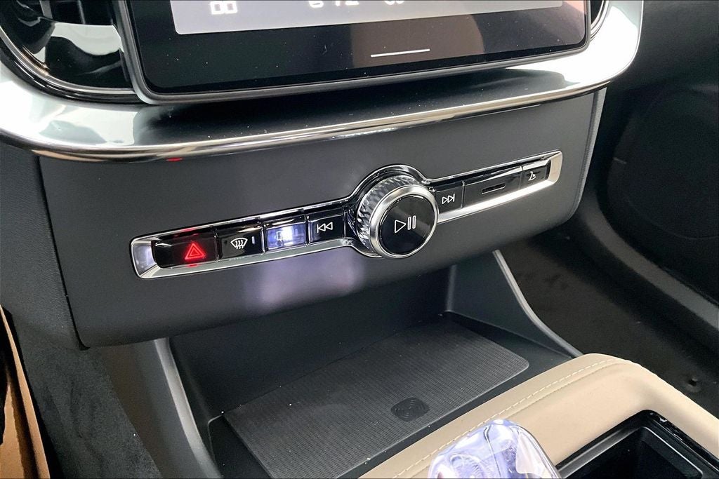 2026 Volvo XC90 Plug-In Hybrid T8 Plus 7 Passenger