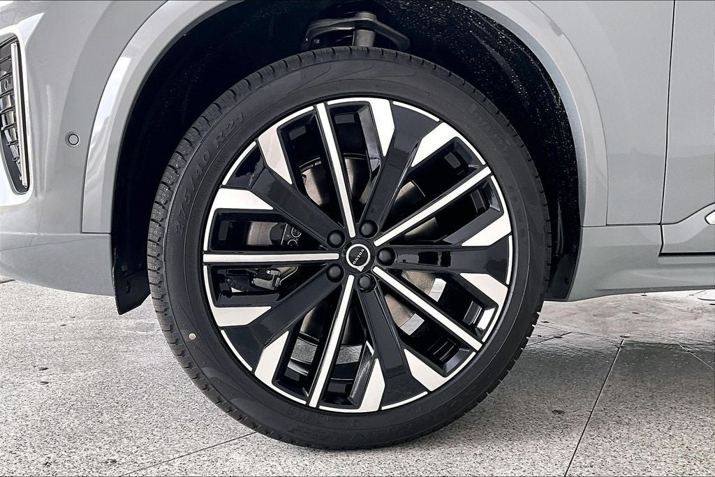 2026 Volvo XC90 Plug-In Hybrid T8 Plus 7 Passenger