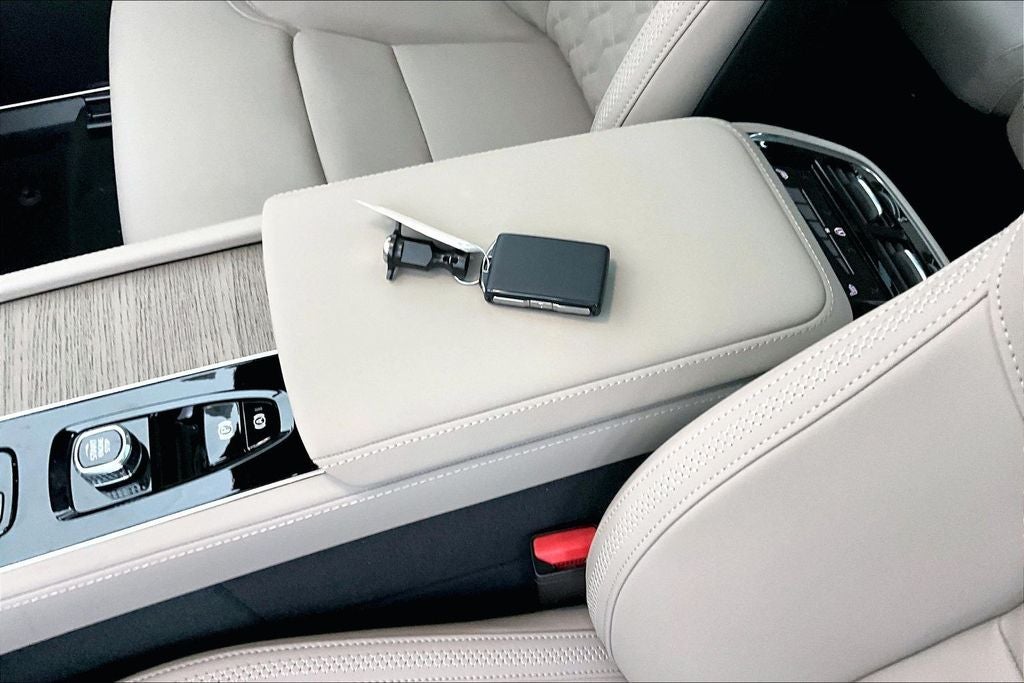 2026 Volvo XC90 Plug-In Hybrid T8 Plus 7 Passenger