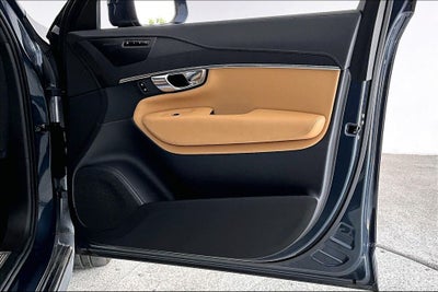 2025 Volvo XC90 Plug-In Hybrid T8 Ultra 7 Passenger