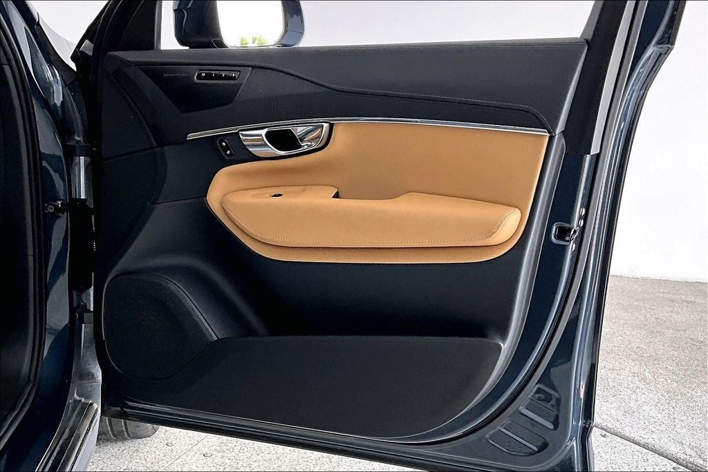 2025 Volvo XC90 Plug-In Hybrid T8 Ultra 7 Passenger