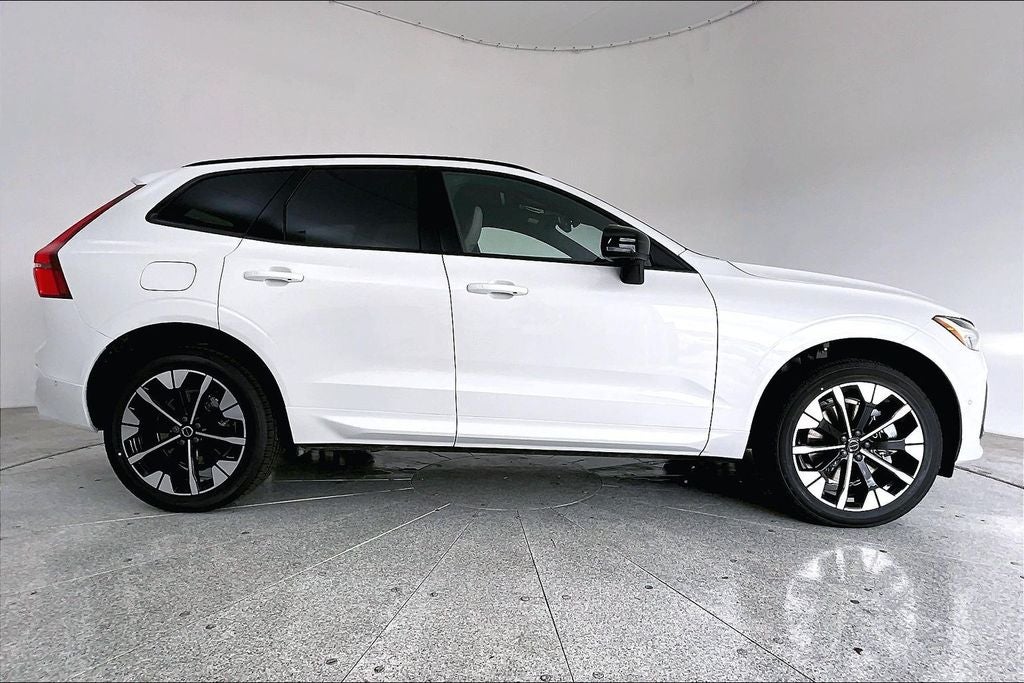 2026 Volvo XC60 Plug-In Hybrid T8 Plus