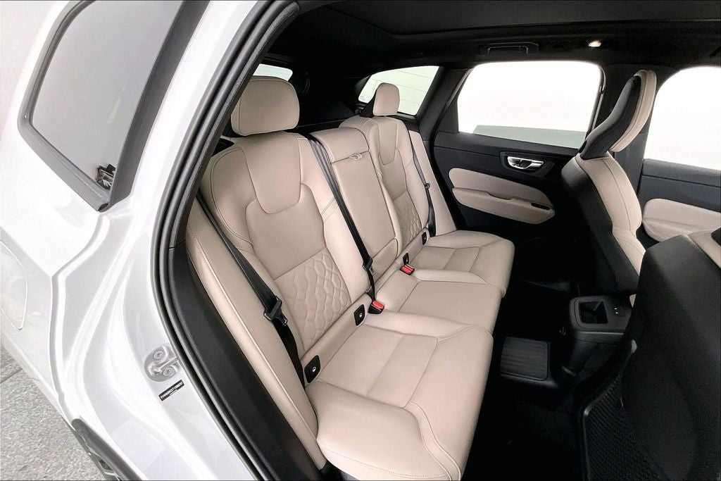 2026 Volvo XC60 Plug-In Hybrid T8 Plus