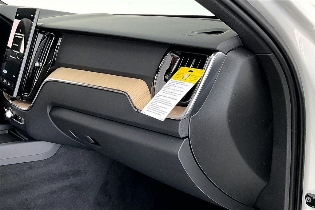 2026 Volvo XC60 Plug-In Hybrid T8 Plus