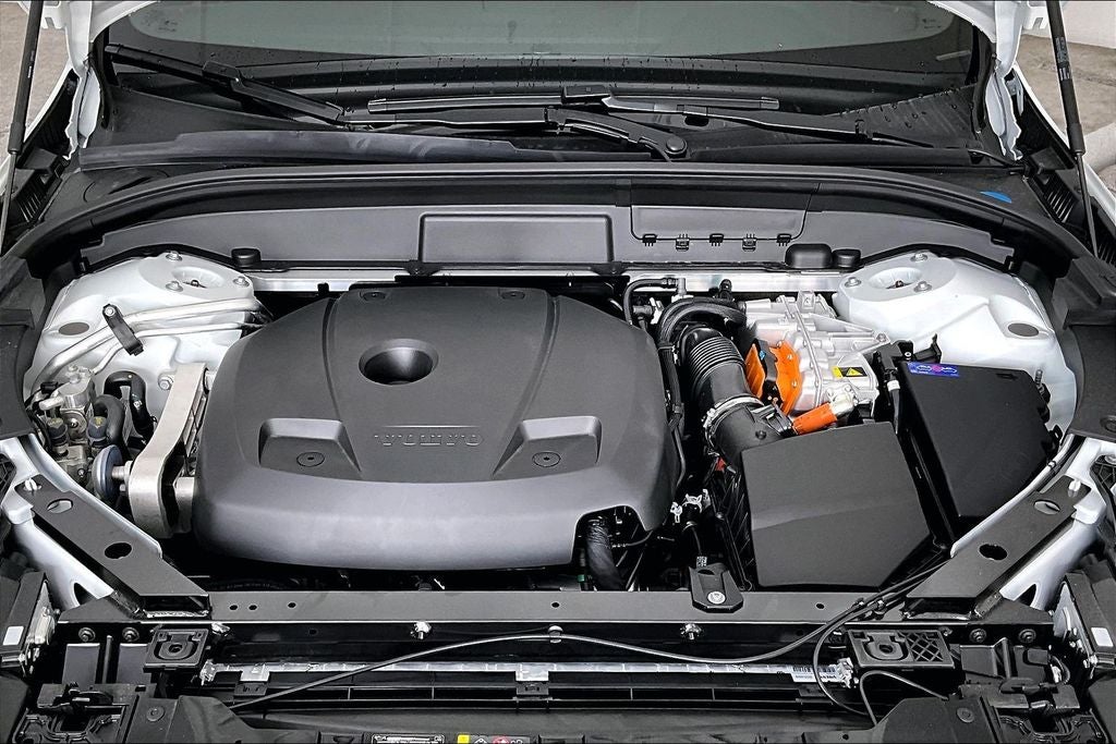 2026 Volvo XC60 Plug-In Hybrid T8 Plus