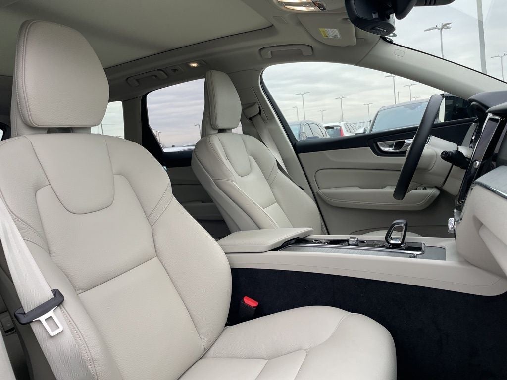 2025 Volvo XC60 Plug-In Hybrid T8 Plus T8 AWD PLUS