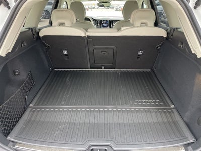 2025 Volvo XC60 Plug-In Hybrid T8 Plus T8 AWD PLUS