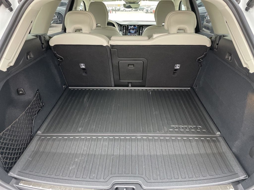 2025 Volvo XC60 Plug-In Hybrid T8 Plus T8 AWD PLUS