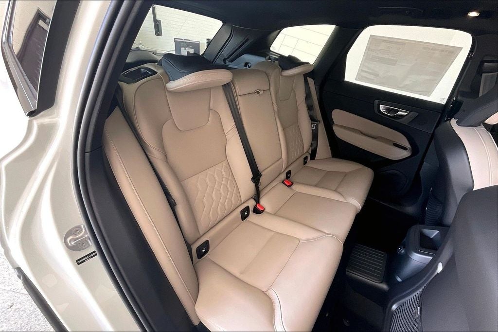 2026 Volvo XC60 Plug-In Hybrid T8 Plus