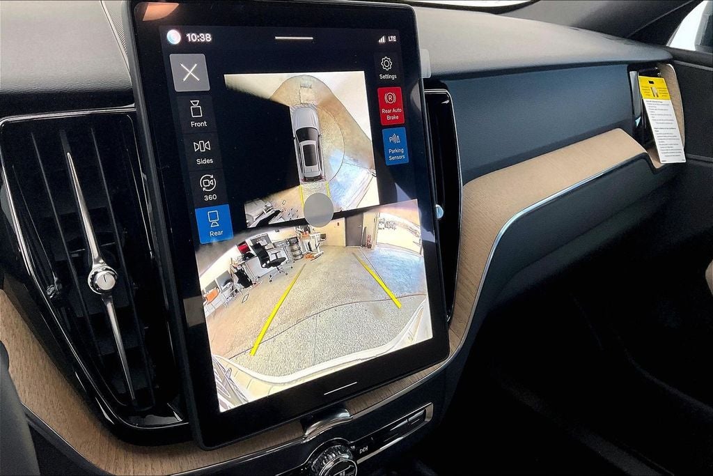 2026 Volvo XC60 Plug-In Hybrid T8 Plus