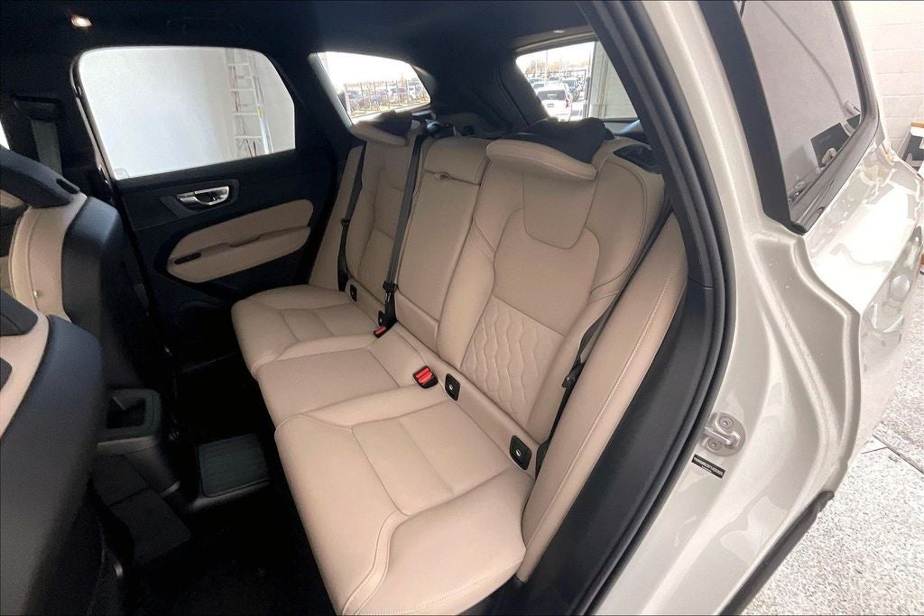 2026 Volvo XC60 Plug-In Hybrid T8 Plus